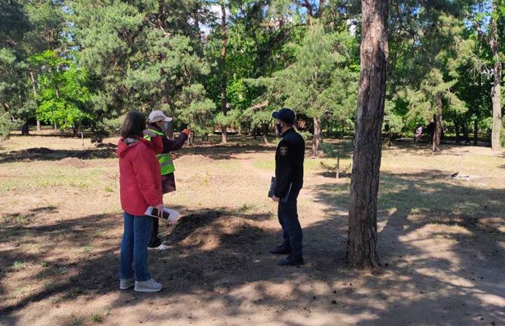 В Заводском районе проверили состояние пожарной безопасности в парке Лески – нашли, что оно удовлетворительное (ФОТО) 11