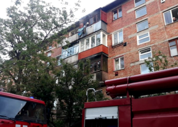 На Николаевщине спасатели ликвидировали пожары балкона и хозпостройки, загоревшейся из-за детских шалостей с огнем (ФОТО)