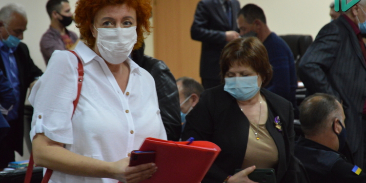 В Николаеве глава облсовета и главный санитарный врач поспорили о сроках выполнения ПЦР-анализов