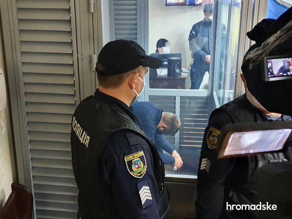 Суд арестовал полицейских из Кагарлыка, которых подозревают в изнасиловании и пытках – оба не признают своей вины (ФОТО, ВИДЕО) 1