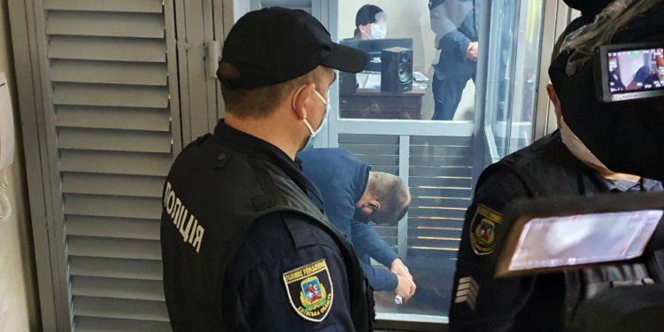 Суд арестовал полицейских из Кагарлыка, которых подозревают в изнасиловании и пытках – оба не признают своей вины (ФОТО, ВИДЕО)