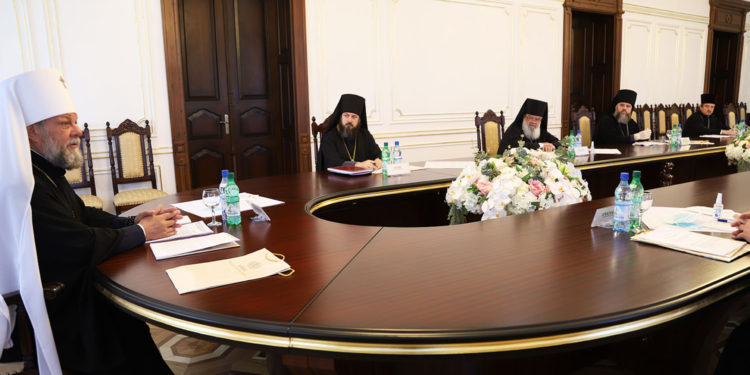 Молдавская церковь выступила против вакцинации от коронавируса из-за “опасности чипирования”