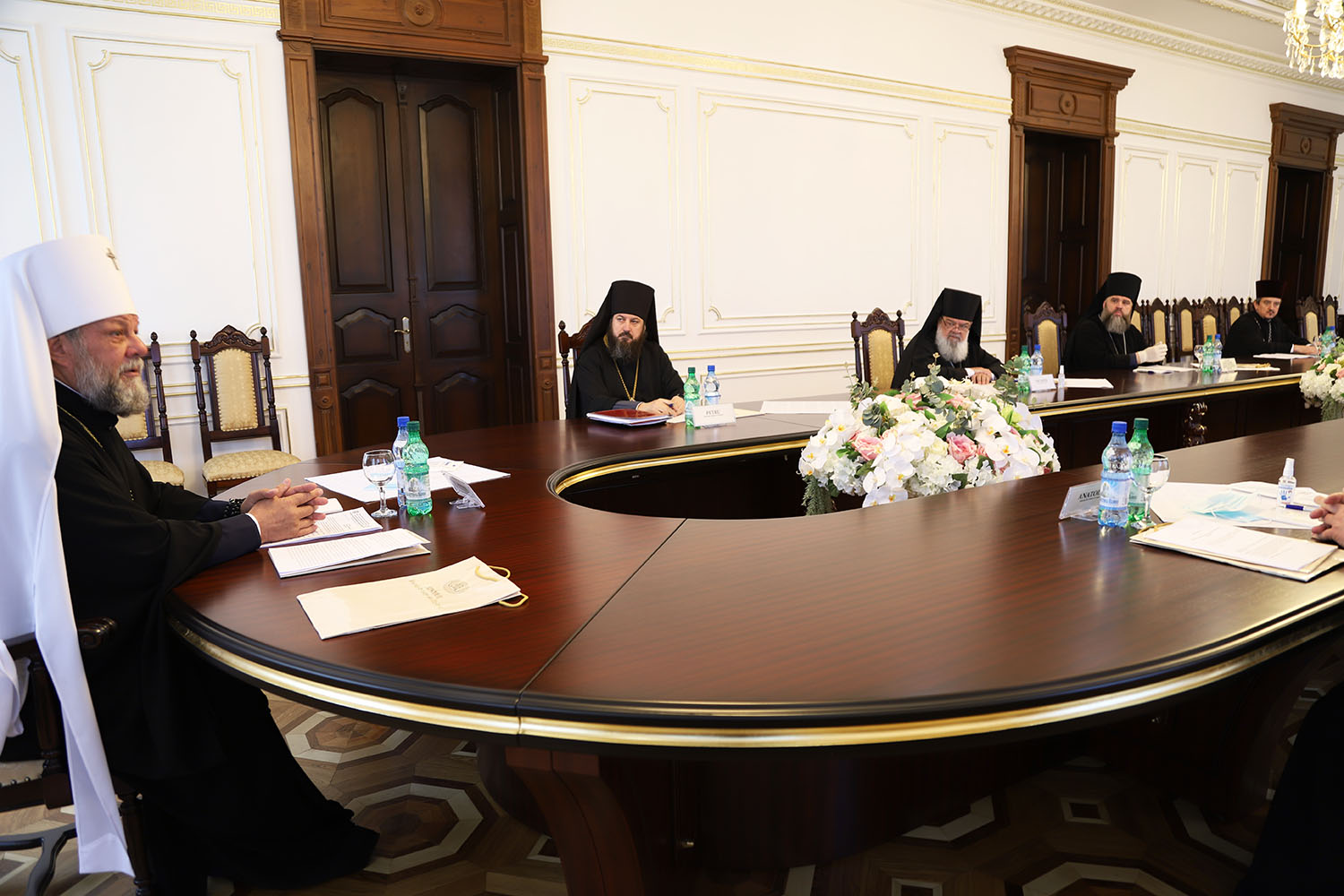 Молдавская церковь выступила против вакцинации от коронавируса из-за “опасности чипирования”