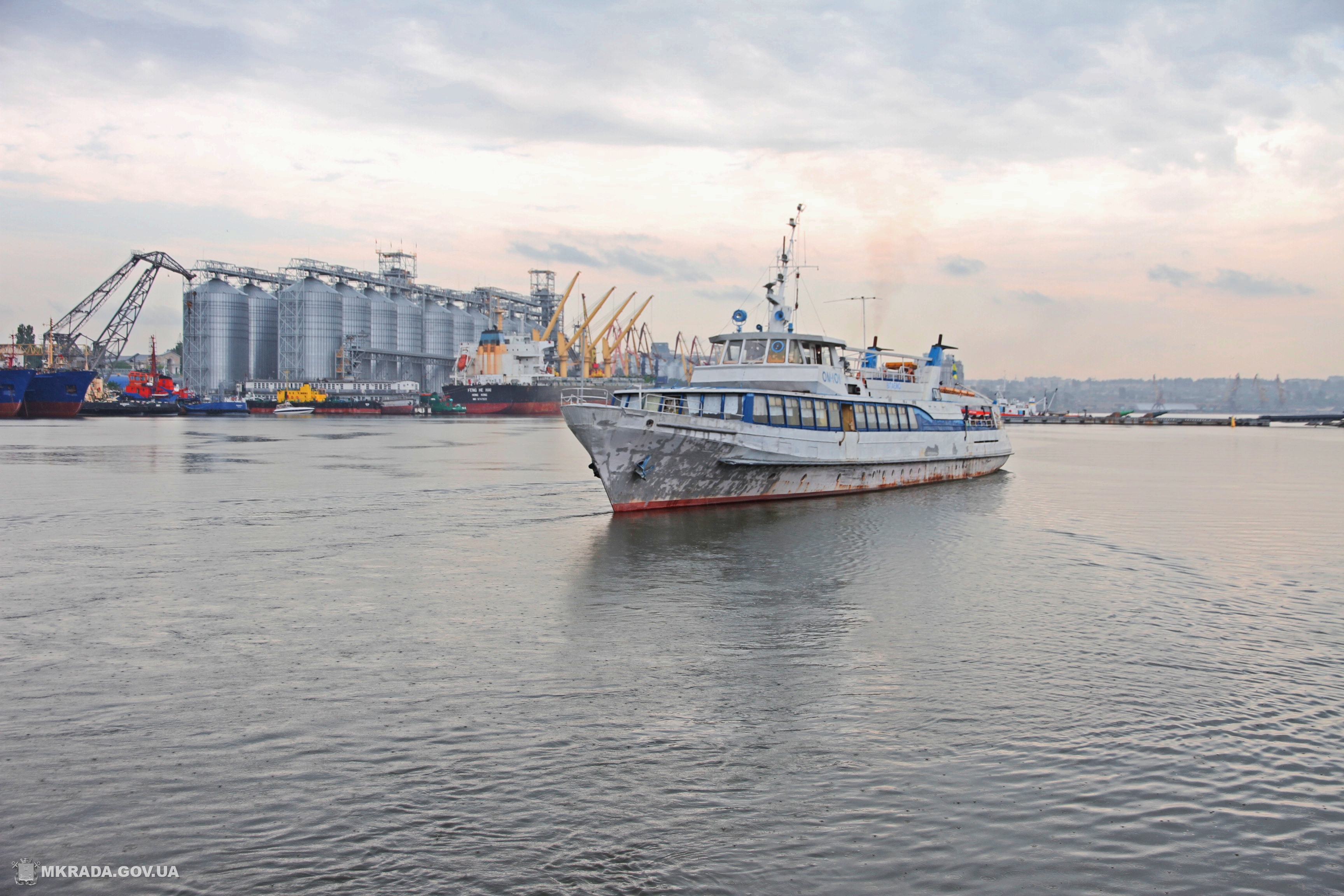 Пассажирский речной транспорт на линии “Каботажный Мол – Малая Корениха” начнет курсировать с 10 июня