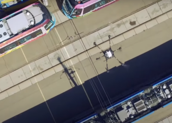 Киев дезинфицируют с помощью беспилотников (ВИДЕО)