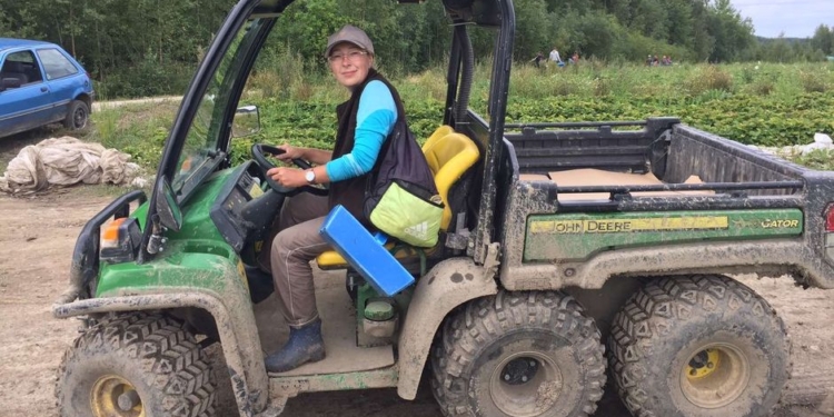 Клубничные поля навсегда: украинские сборщики ягод добираются до Финляндии собственным ходом