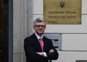 Посол Украины отказался возлагать цветы в Берлине с послом России