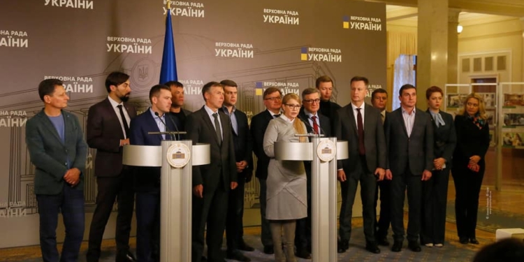 Фракция Батькивщины в парламенте ушла на самоизоляцию
