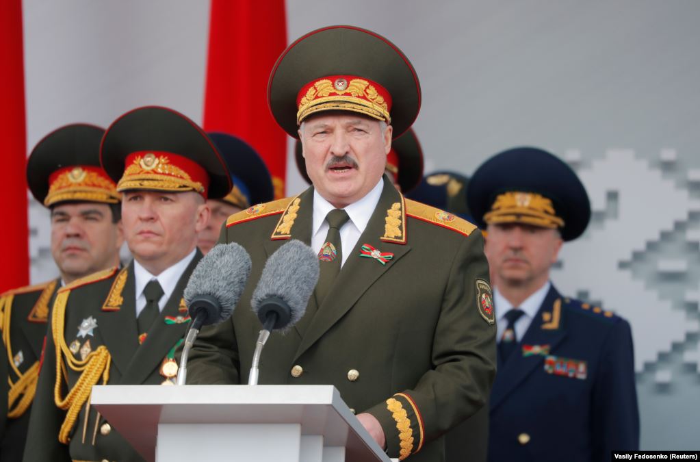 Лукашенко: "Так будет война или нет? Да, она будет, но только в двух случаях" 5