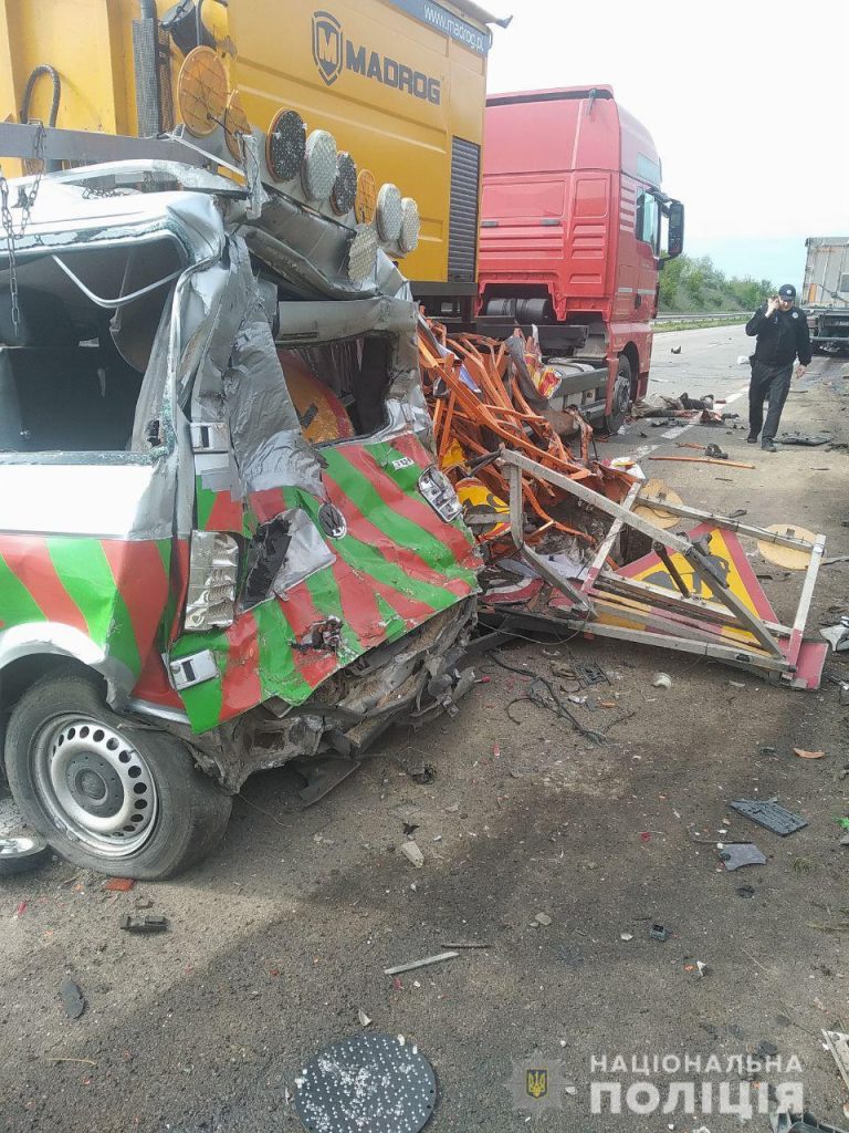 В Николаевской области в результате ДТП погиб работник дорожной службы (ФОТО) 7
