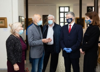 Порошенко подставил музей. Он назначил презентацию на время допроса и не сказал об этом директору музея