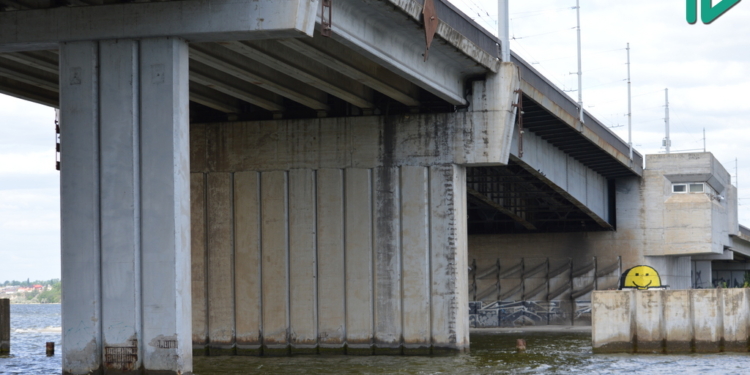 Мосты Николаева «устали» ждать собственника (ФОТО, ВИДЕО)