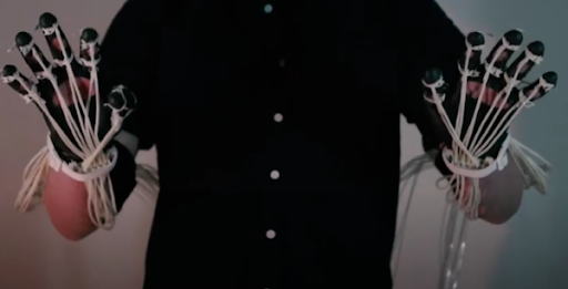 Созданы экзоскелетные перчатки, в которых любой человек может  сыграть на пианино (ВИДЕО)