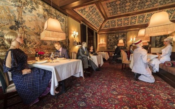 Ресторан в США разместит за столами манекенов, чтобы посетители соблюдали дистанцию