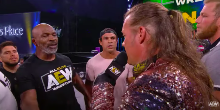 Майк Тайсон устроил массовую драку на рестлерском турнире (ВИДЕО)