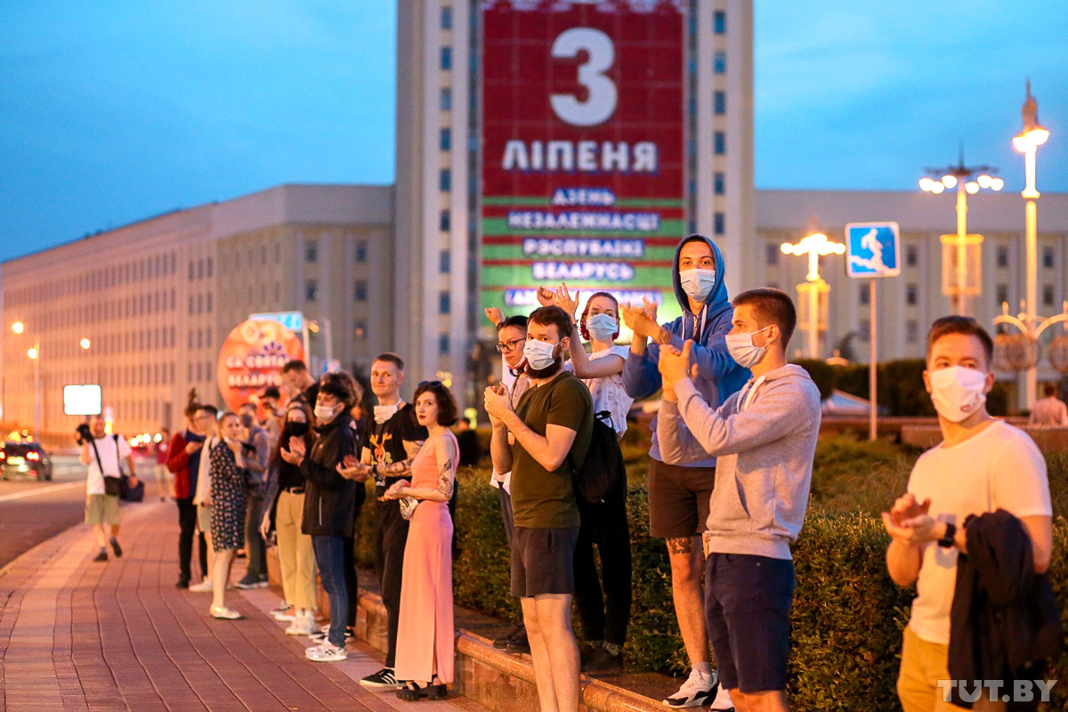 В Беларуси более 1000 минчан вышли на пикет, акция длилась почти 7 часов (ФОТО, ВИДЕО)