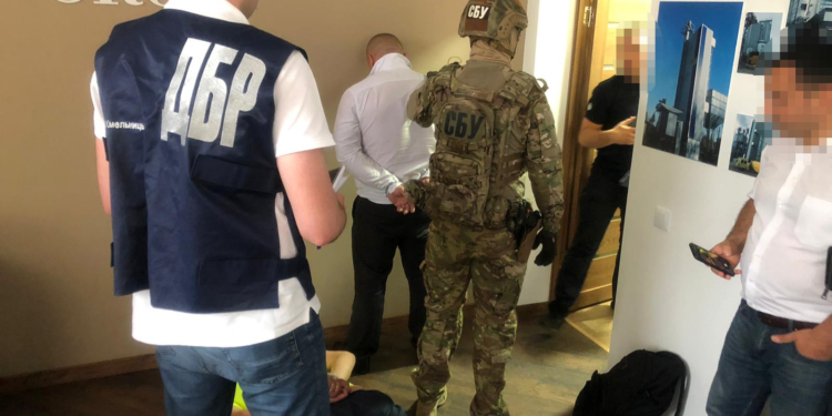 В Виннице вымогатели миллионной взятки представились советником президента и генералом СБУ (ФОТО)