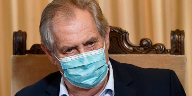 Президент Чехии не приедет на парад Победы в Москву