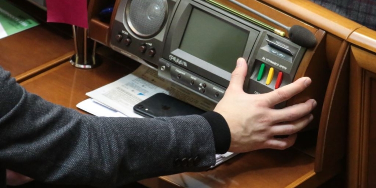 Первое дело о «кнопкодавстве» нардепа слушается в суде – Стефанчук