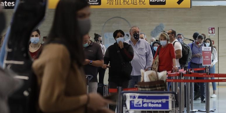 ЕС думает открыть границы с 1 июля. В черновом списке – 15 стран, жителям которых можно будет попасть в Евросоюз