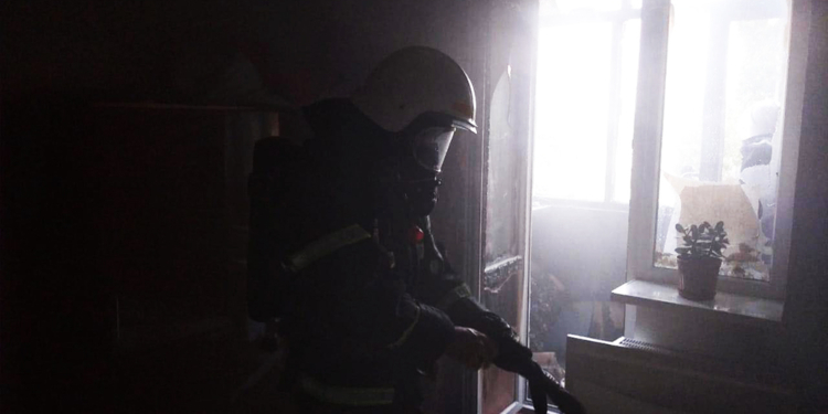 В Очакове тушили балкон, вспыхнувший по непонятной причине (ФОТО)