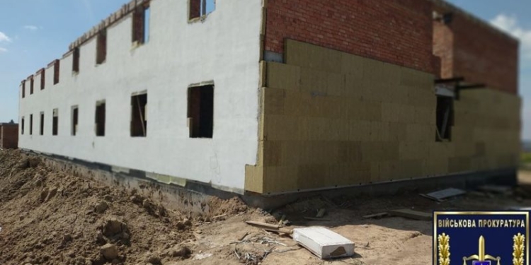 ООО «Укрпромстрой» должно будет вернуть 2,4 млн.грн., полученных за строительство казармы в Николаеве