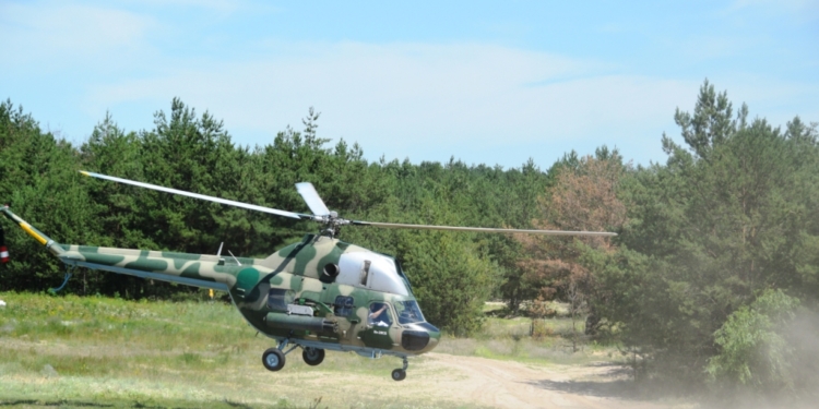 В Черниговской области испытывают украинский вертолет Ми-2МСБ (ФОТО)