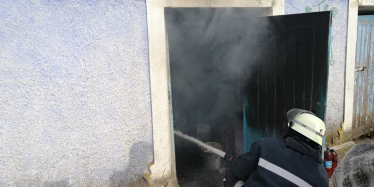 В Казанковском районе горел жилой дом, а Арбузинке – хозпостройка (ФОТО)