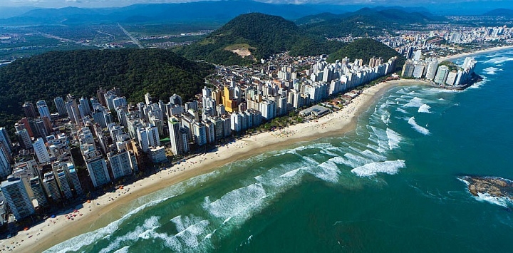 В одном из бразильских городов начали раскапывать кладбища, чтобы освободить место для жертв коронавируса