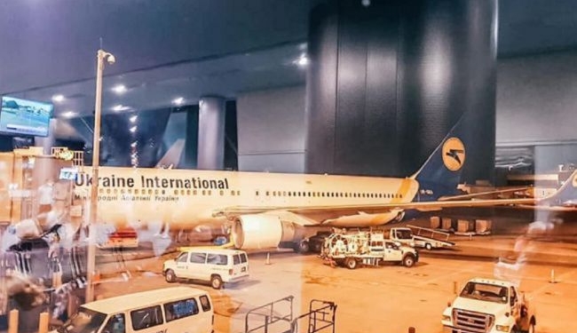 Из США вылетел спецрейс с украинцами