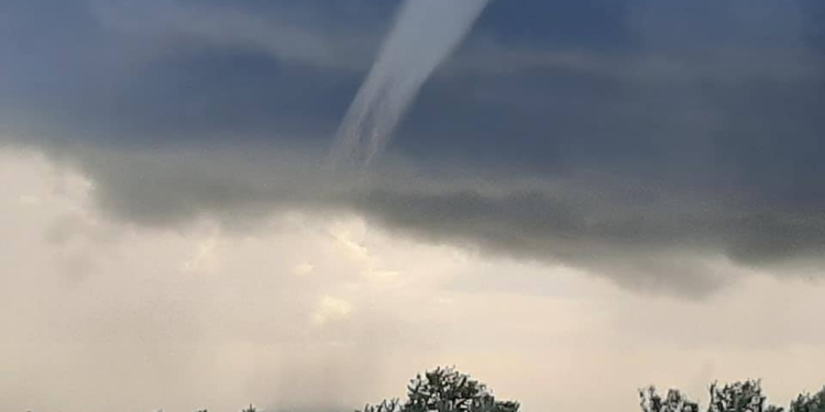 В Херсонской области пронесся торнадо (ФОТО, ВИДЕО 18+)