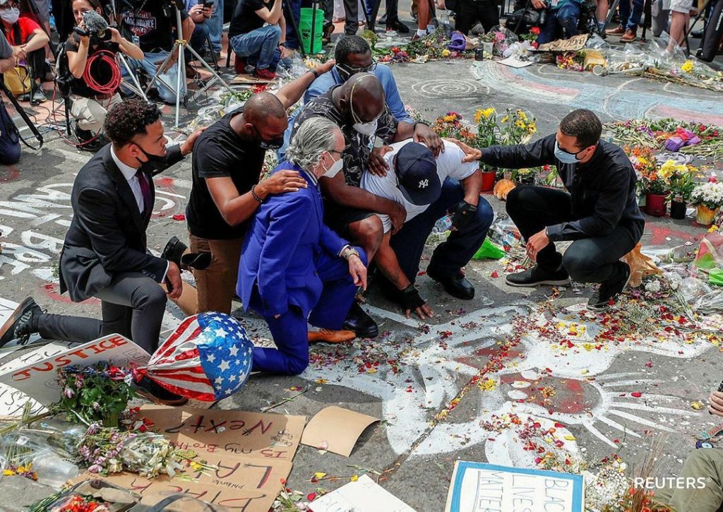 С начала протестов в США погибли не менее 11 человек. Сотни человек получили ранения (ФОТО) 13