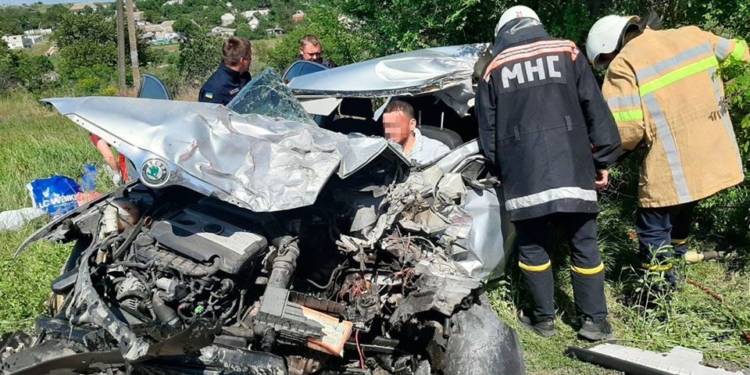 Под Новой Одессой “Шкода” врезалась во встречный большегруз: среди потерпевших четырехлетний ребенок (ФОТО) ОБНОВЛЕНО