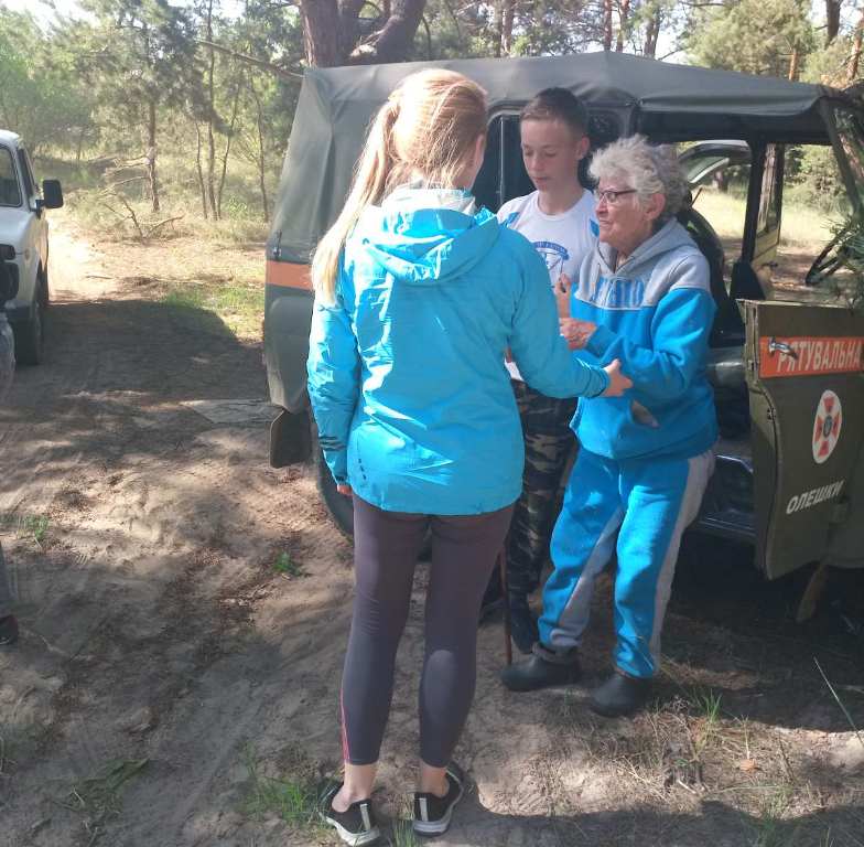 Пенсионерку из Николаева, приехавшую в херсонские леса за грибами, искали целые сутки 1
