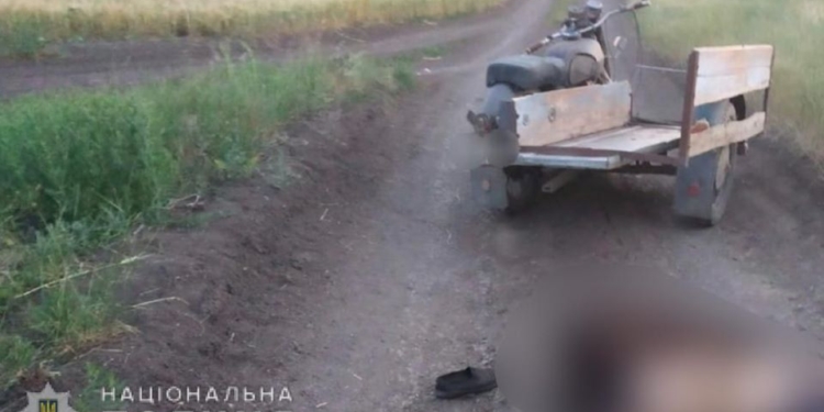 На Николаевщине водитель мотоцикла во время движения выпал из седла и погиб