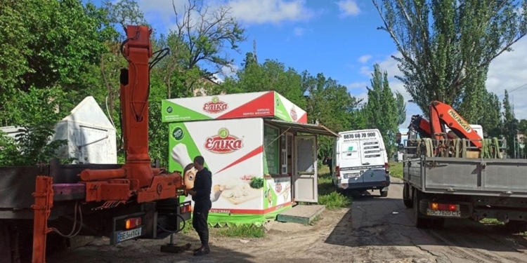 В Николаеве немного почистили от незаконных МАФов автовокзал и проспект Мира (ФОТО)