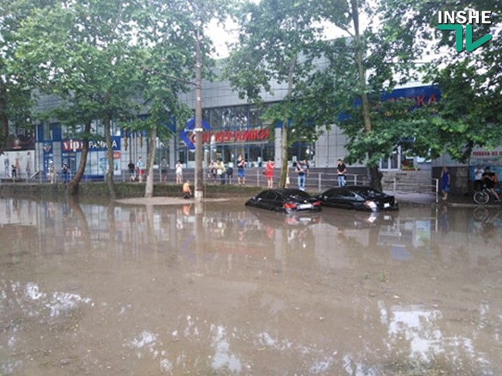 Потоп на Дормашине: департамент ЖКХ говорит, что виноват подрядчик, косивший траву 1