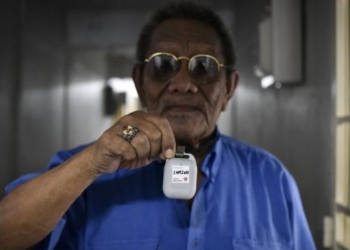 В Сингапуре раздают Bluetooth-устройства для отслеживания коронавируса