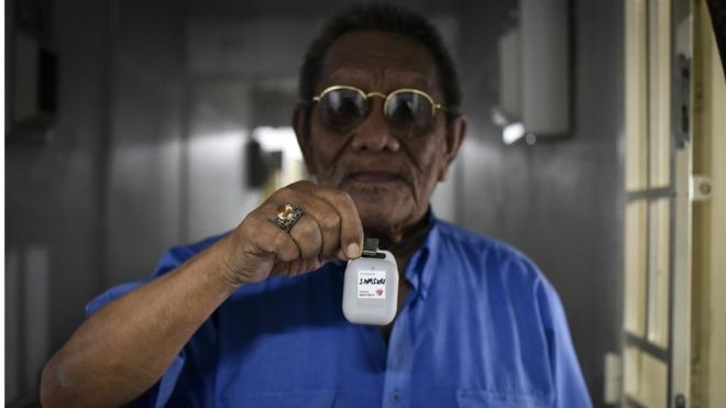 В Сингапуре раздают Bluetooth-устройства для отслеживания коронавируса