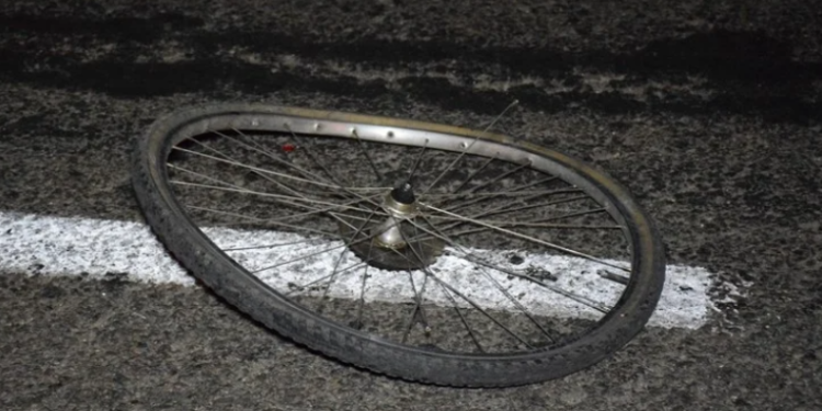 В Николаеве маршрутка наехала на велосипедиста, водитель утверждает, что жертва лежала на дороге