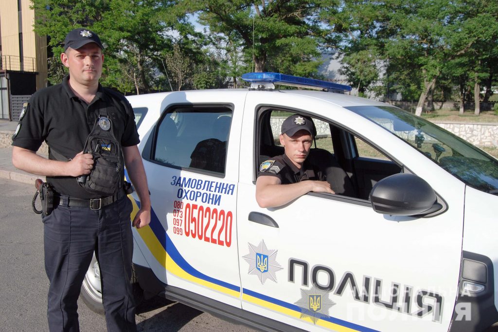 В Николаеве полицейские охраны задержали мужчину, который украл мобильный телефон (ФОТО) 3