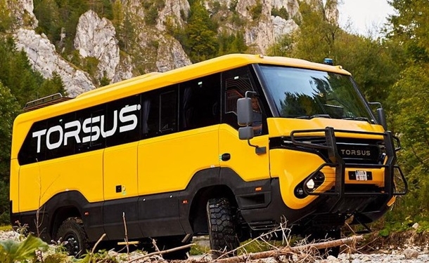 Украинский автобус-внедорожник получил две престижные премии