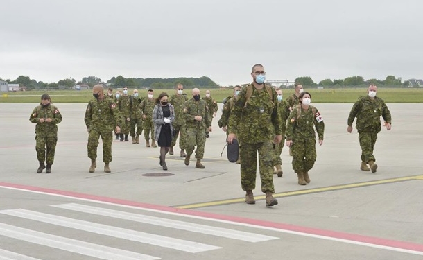 В Украину приехали 90 канадских военных инструкторов