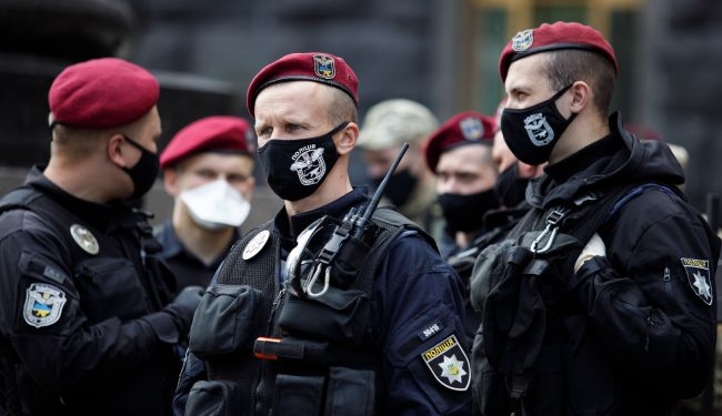 Минздрав требует усиления контроля карантина в транспорте и супермаркетах