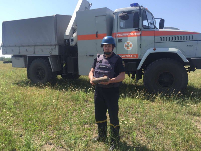 В Николаевской области пиротехники ГСЧС обезвредили 2 взрывоопасных предмета (ФОТО)