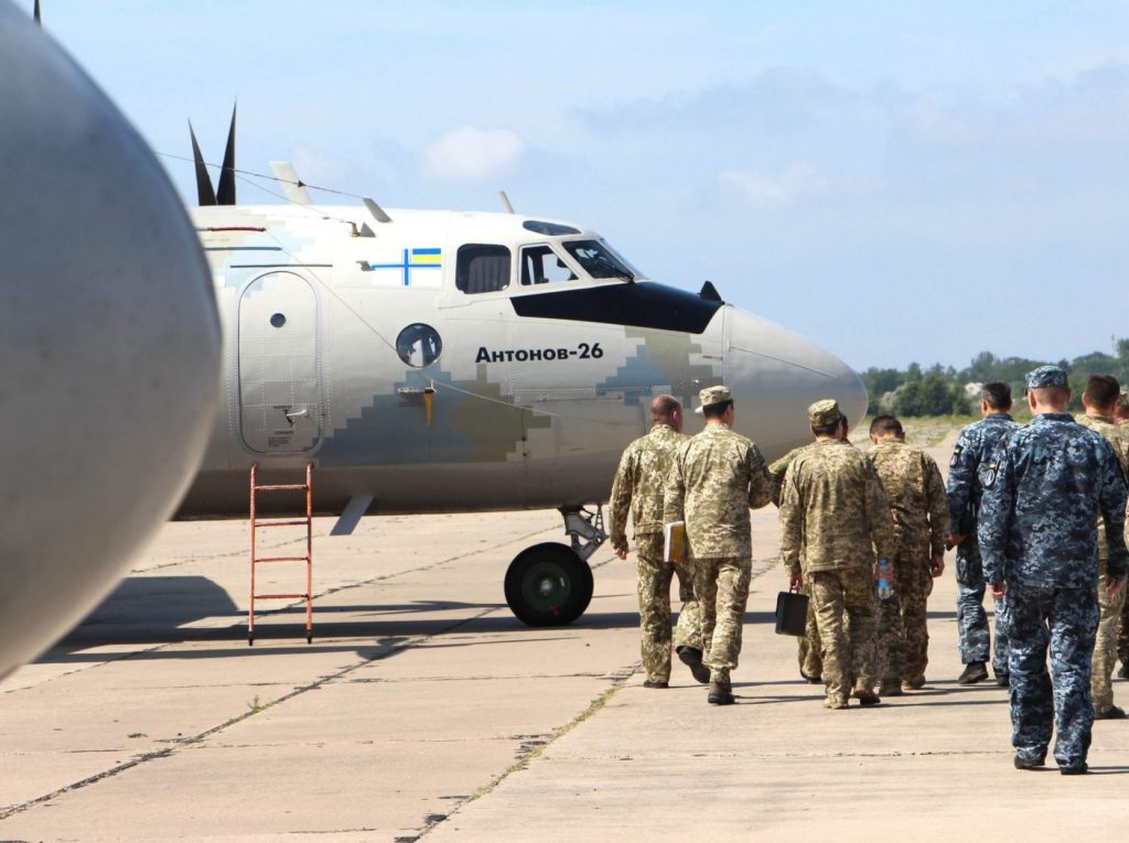 В Николаеве морские авиаторы учились приземляться на неподготовленные взлетно-посадочные площадки (ФОТО) 7
