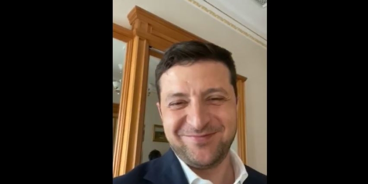 “Вы засранцы.” Зеленский зашел в чат дальнобойщиков (ВИДЕО)