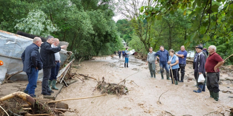 В результате паводков на западе Украины подтоплены почти 10 тысяч домов (ФОТО)