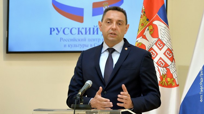 У министра обороны Сербии обнаружили коронавирус после визита на парад в РФ 1