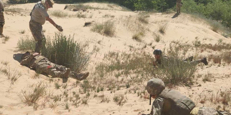 Николаевские артиллеристы прошли тренинг по тактической медицине в экстремальных условиях (ФОТО)